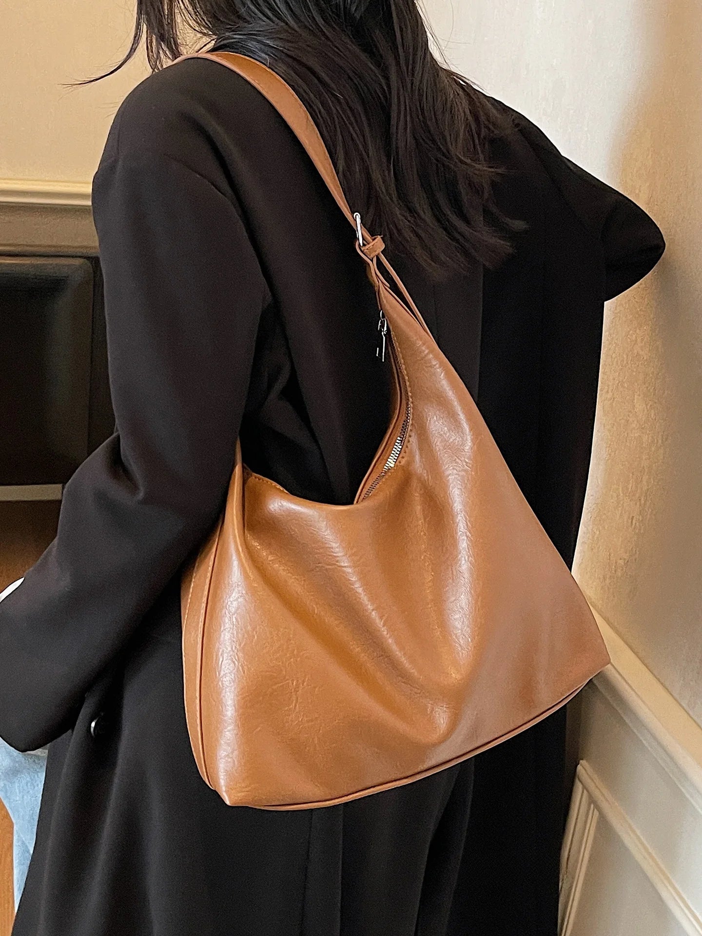 Fall New Large Capaci Pure Color Soft Leather Tote Bag Women's Versatile Single oulder Underarm Bag for Commuting And o... Your Shop Mania