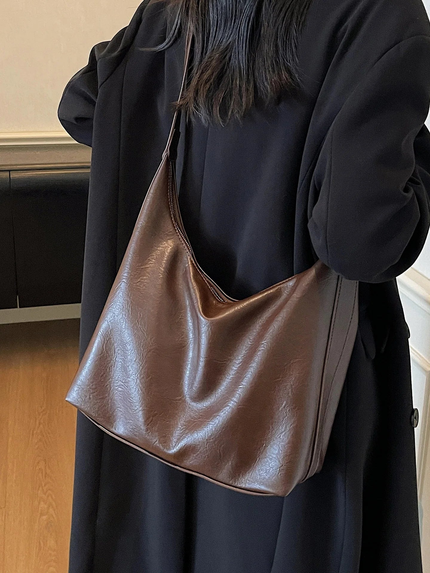 Fall New Large Capaci Pure Color Soft Leather Tote Bag Women's Versatile Single oulder Underarm Bag for Commuting And o... Your Shop Mania