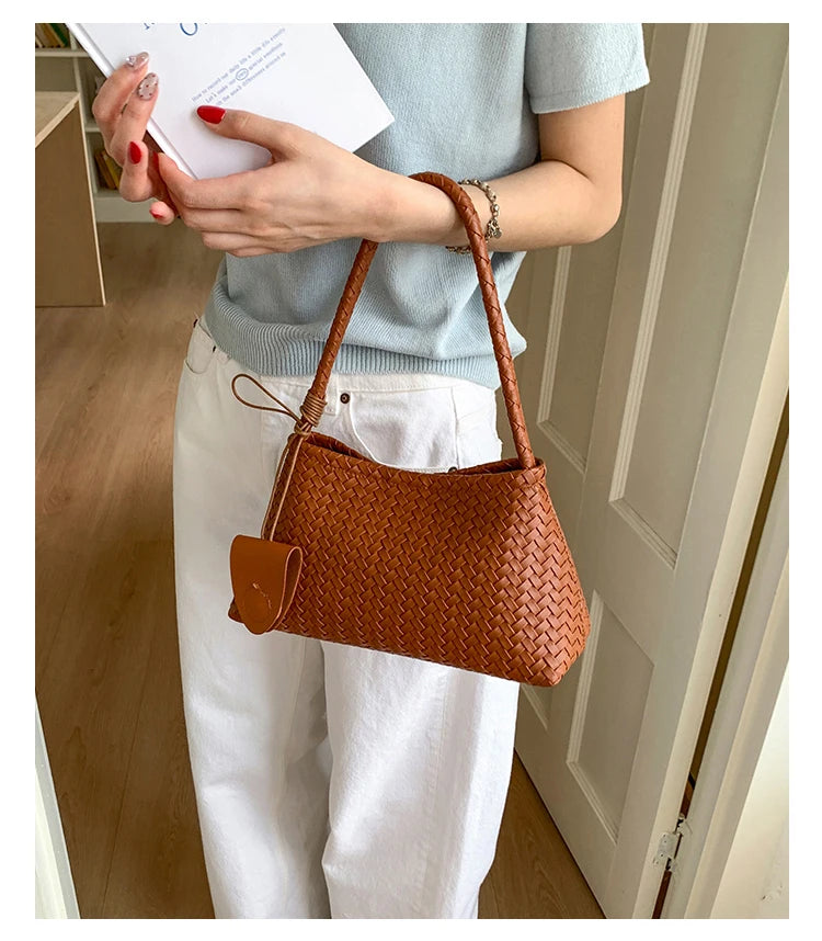 Casual Large Capaci Woven Bag Women's Summer Versatile Single oulder Underarm Bag Sli Buet Bag Briti Sle Handbag Your Shop Mania